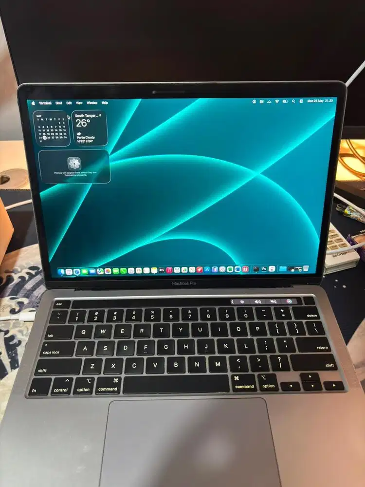 Macbook pro 2020 13in 16/512