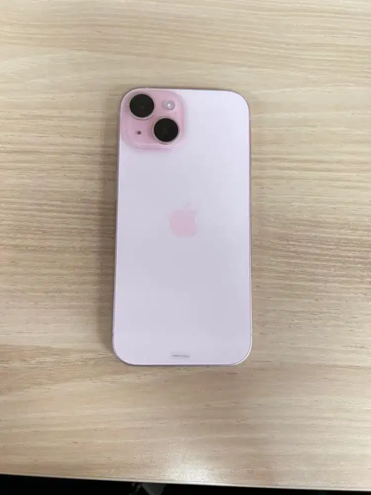 Iphone 15, 128 GB warna pink