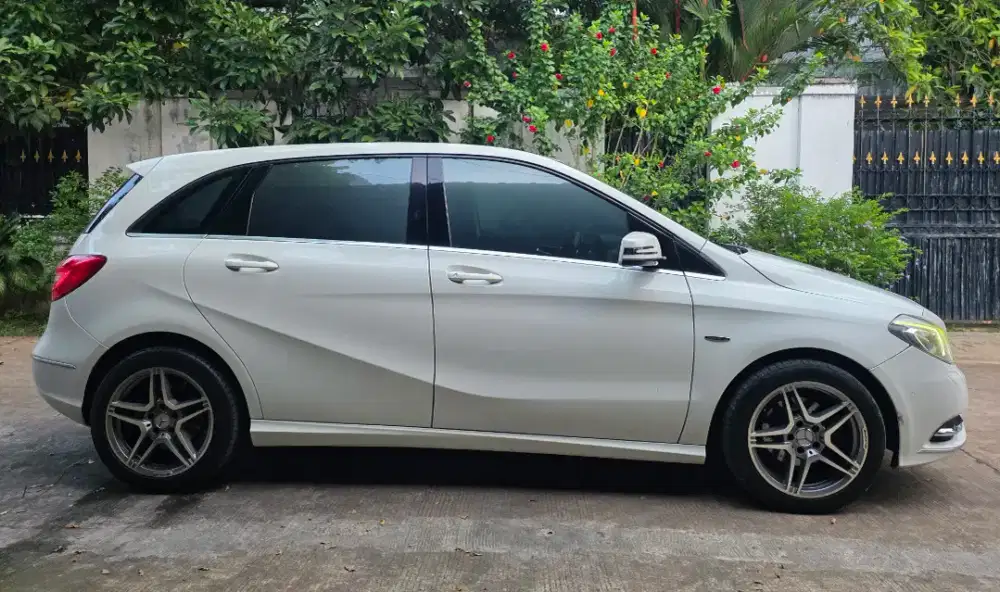 Mercy b200 ini ngga kalah irit sama avanza xenia rush brv hrv