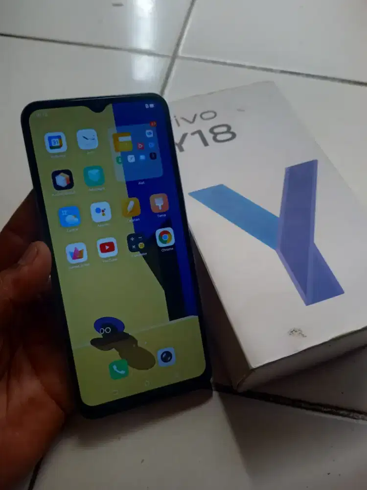 Vivo y18 ram 8/256 fullset
