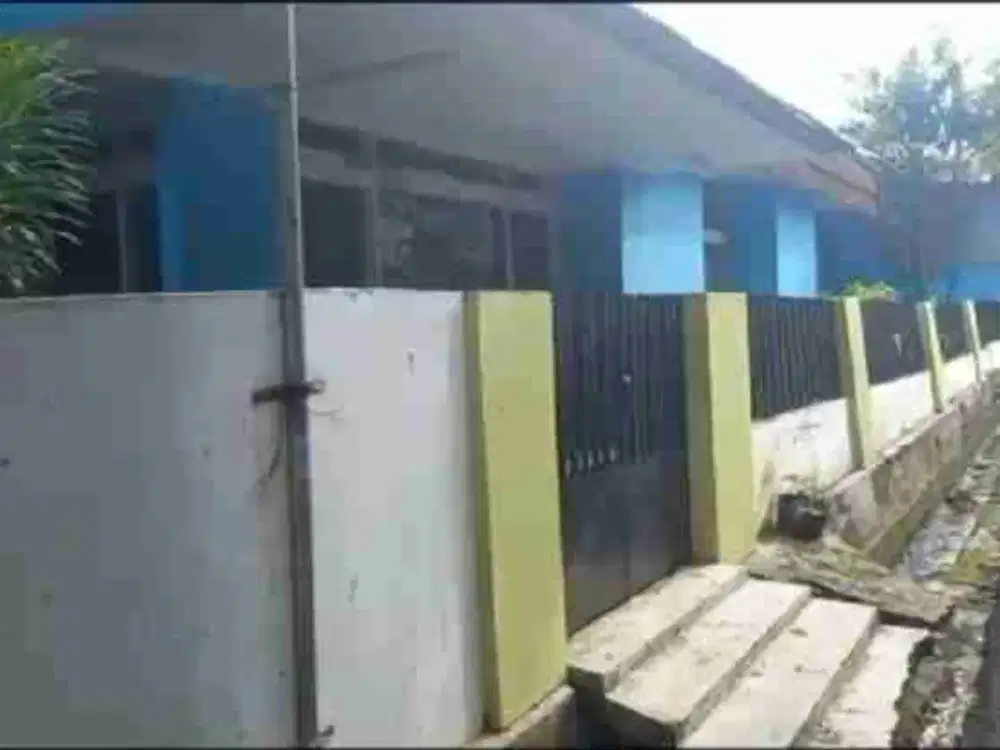 Dijual Rumah 1⅕ Lantai area Jl. Utama Cengkareng Jakarta Barat mudah akses bangunan lama posisi Hoek harga nego tipis
