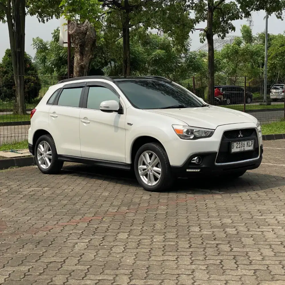 Mitsubishi Outlander Px 2.0 Automatic Bensin Putih Metalik
