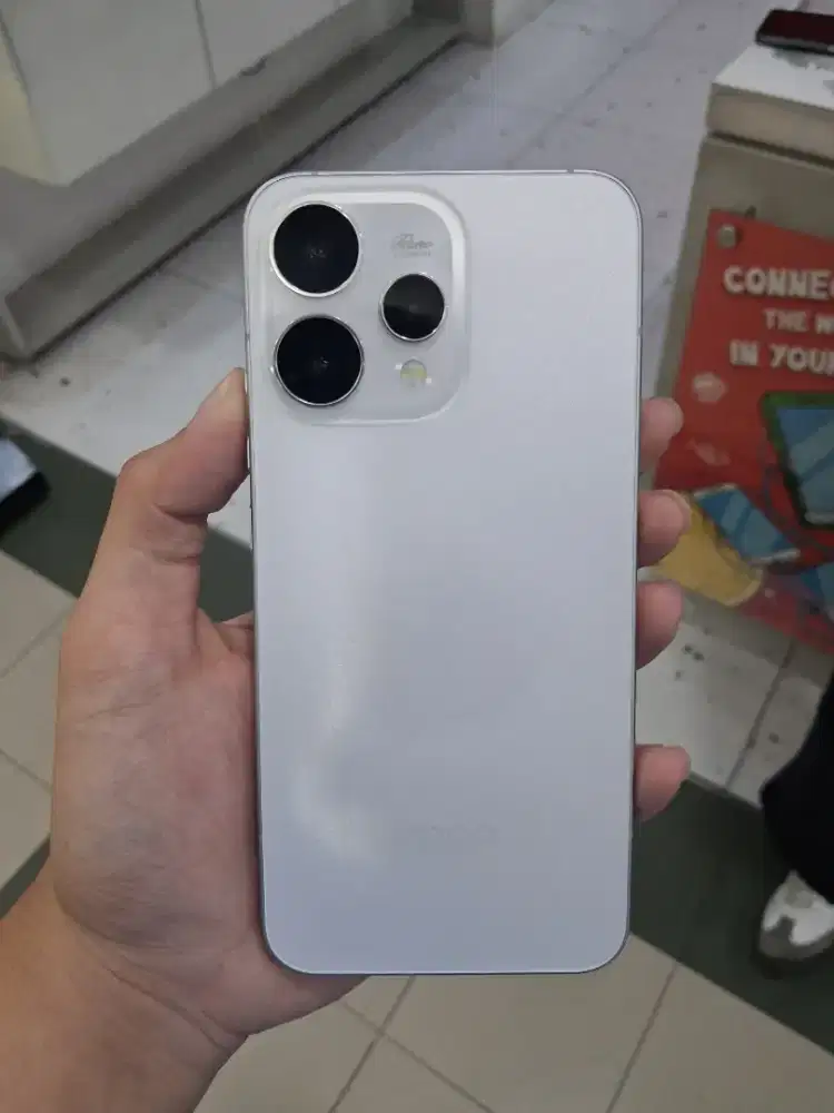 Cicilan Oppo Reno 15 5G Hanya Di KREDIVO