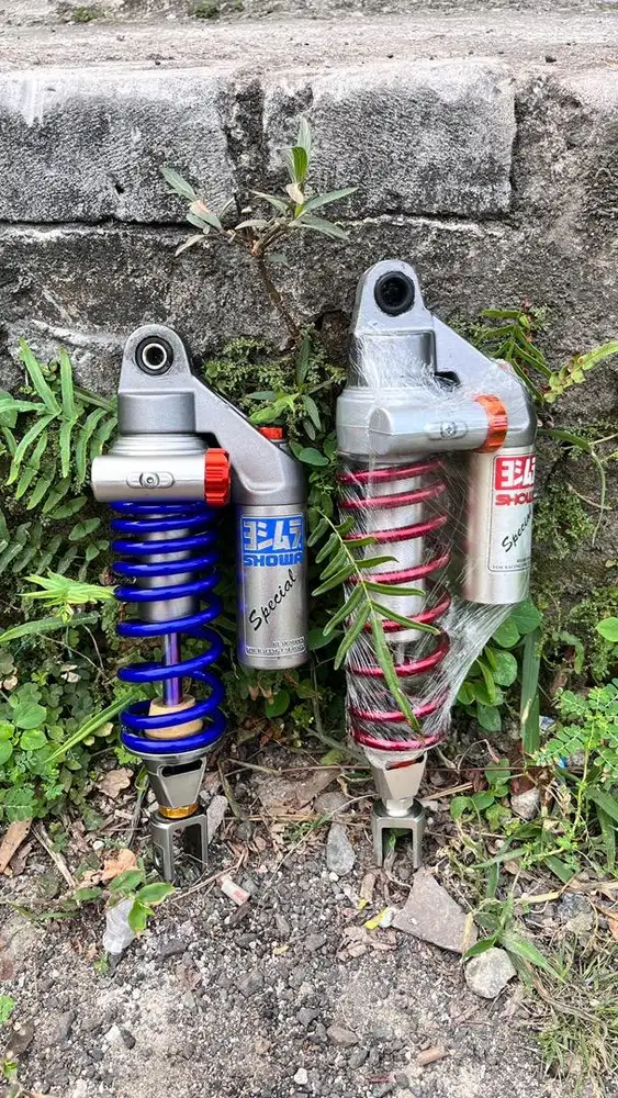 Shock Belakang Showa