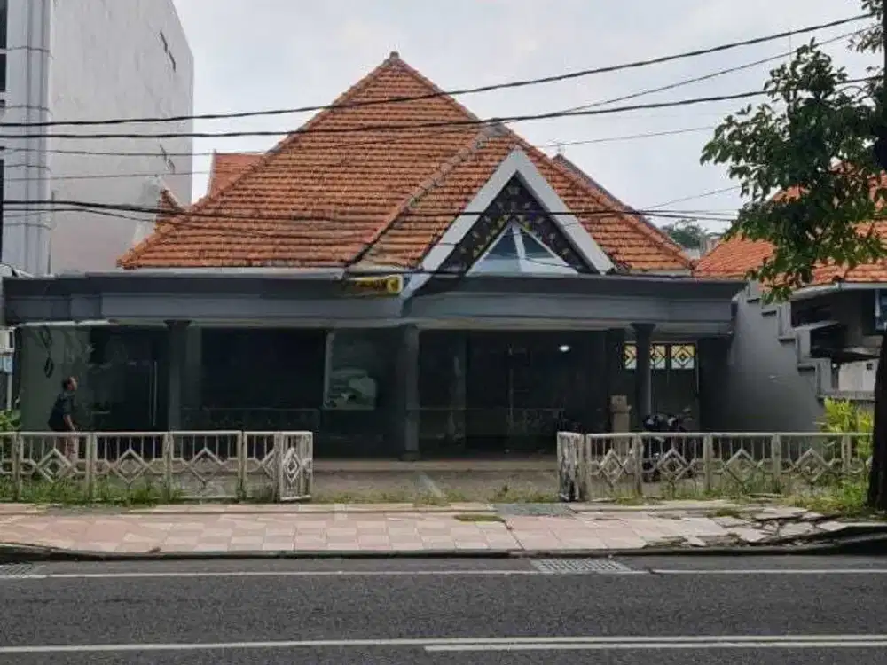 Rumah di Raya Diponegoro Untuk komersial kantor showroom toko retail siap huni luas 744m2
