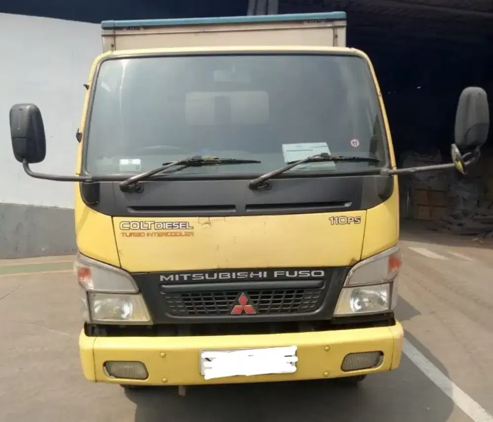 Truk Mitsubishi Canter FE71 2010