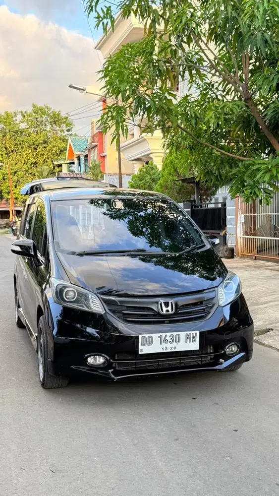Honda freed psd 2013
