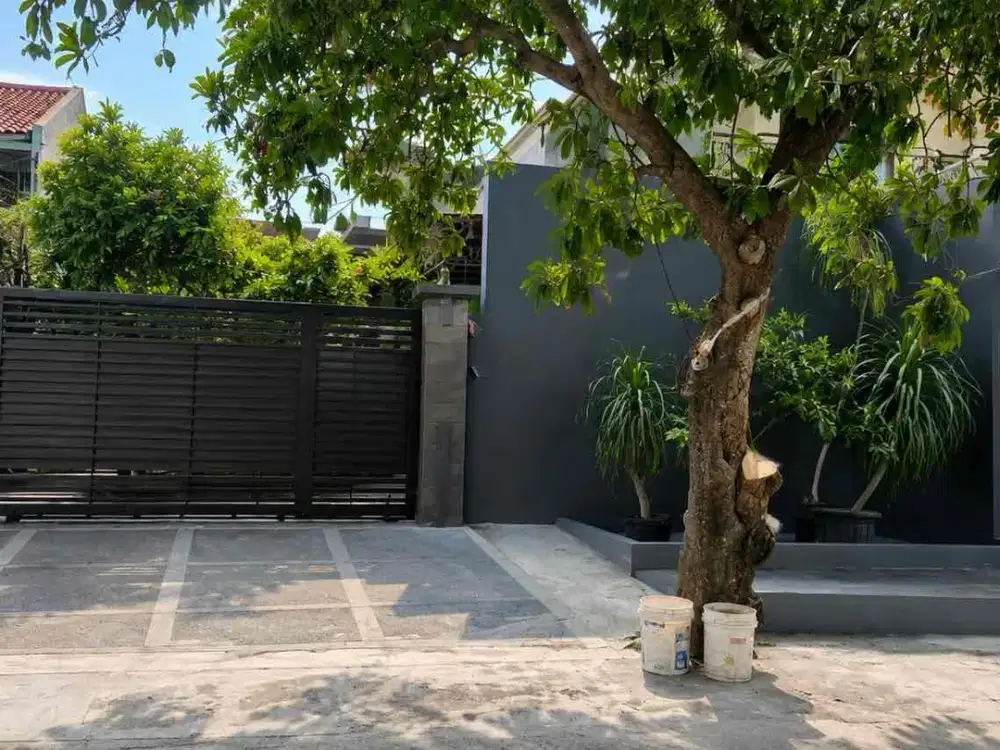 DIJUAL – Rumah Mewah Luas 3 Lantai di Komplek Persada Sayang