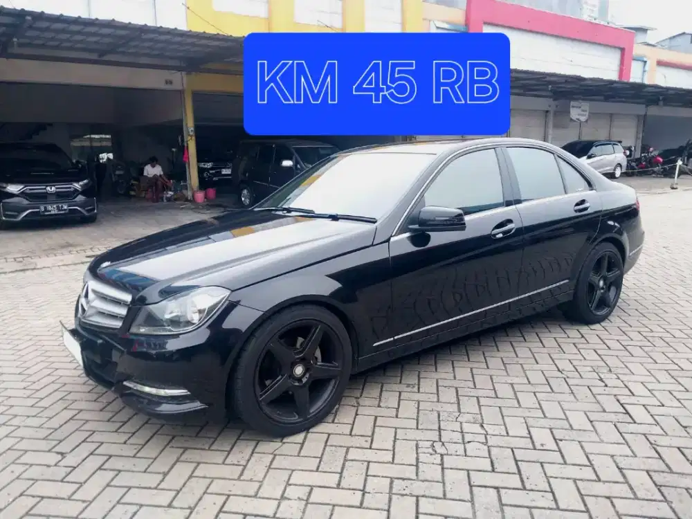 C200 1.8 CGI Avantgard 2014 Hitam C 200