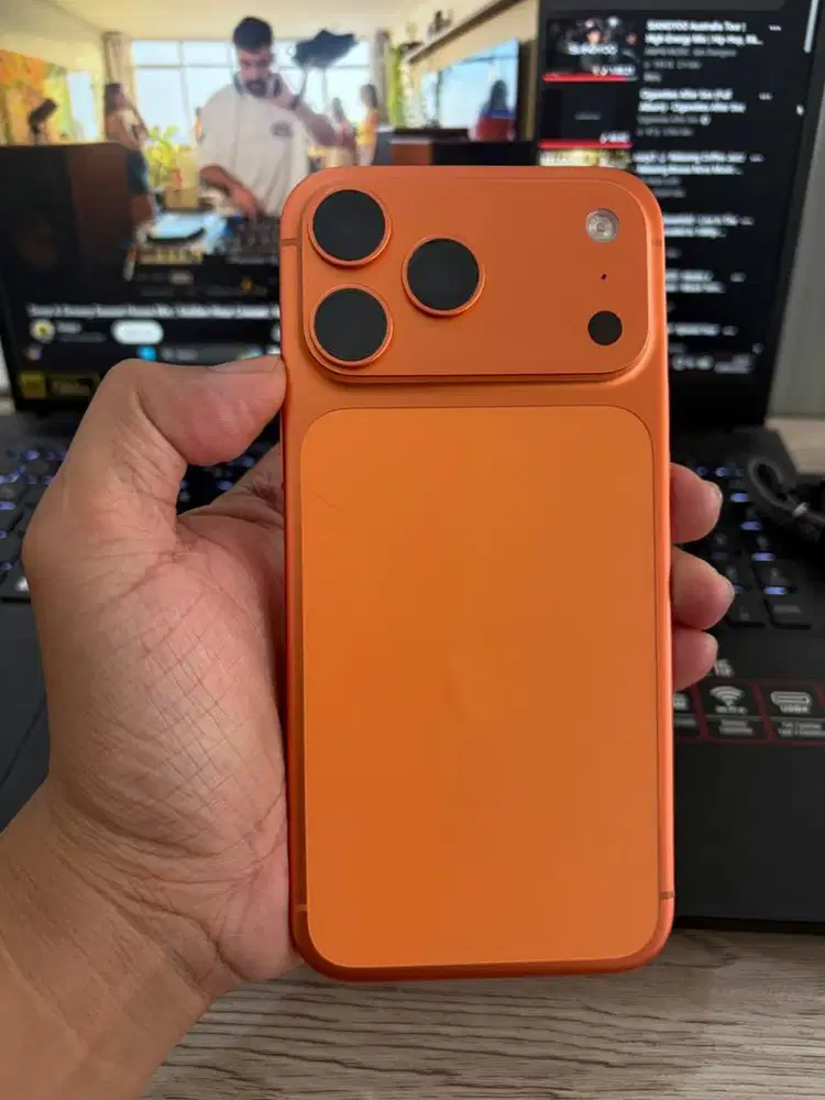 17 Pro Max 256GB Cosmic Orange Garansi iBox