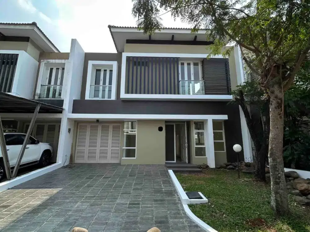 Rumah 2 Lantai 3+1 Kamar Nonfurnish Selatan di San Lorenzo