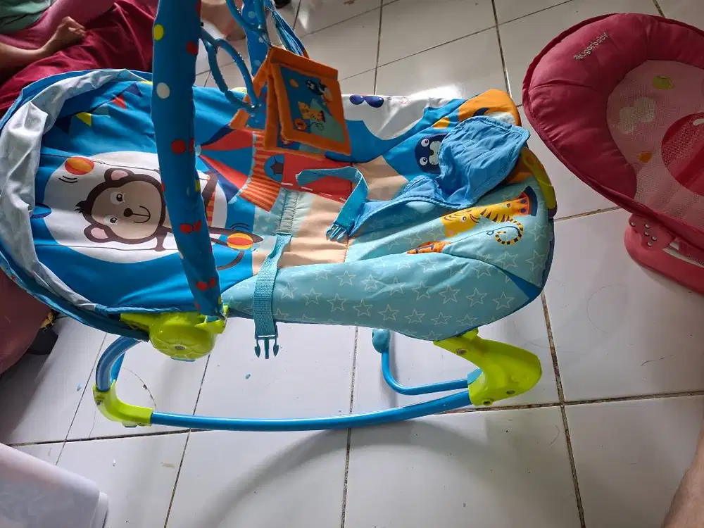 [PRELOVED] Baby Bouncer & Rocking Chair 2-in-1 Motif Circus (Blue)