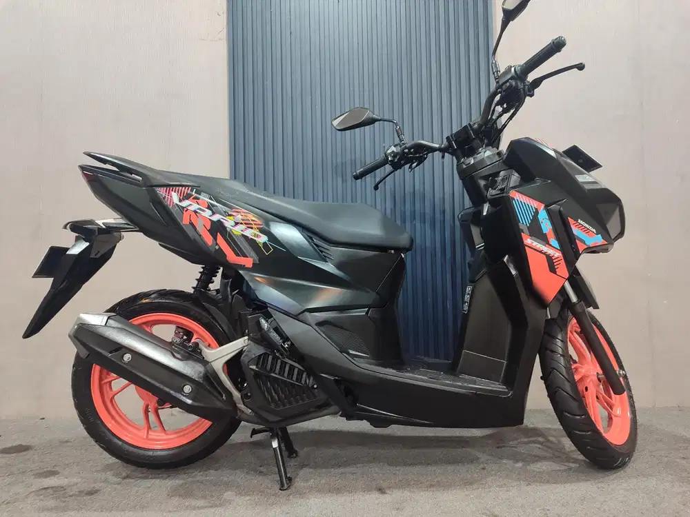 Vario STREET 125 hitam 2025 istimewa mulus terawat siap pakai...