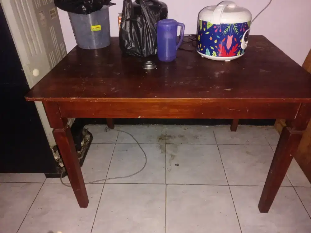 Di jual meja makan