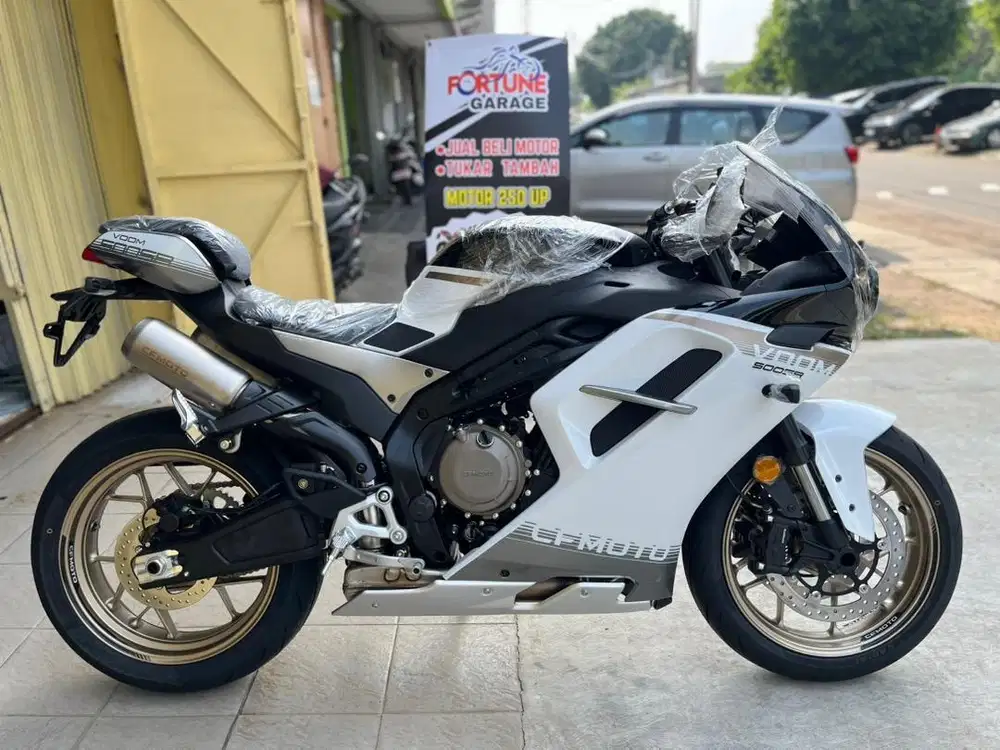 BRAND NEW CFMOTO VOOM 500SR ABS KM 0 FULL PAPER  500 SR CF MOTO 500 SR