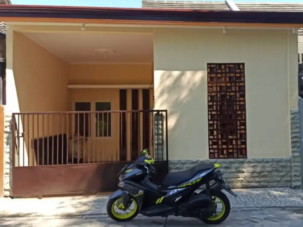 Rumah 1,5 lantai Lidah Kulon