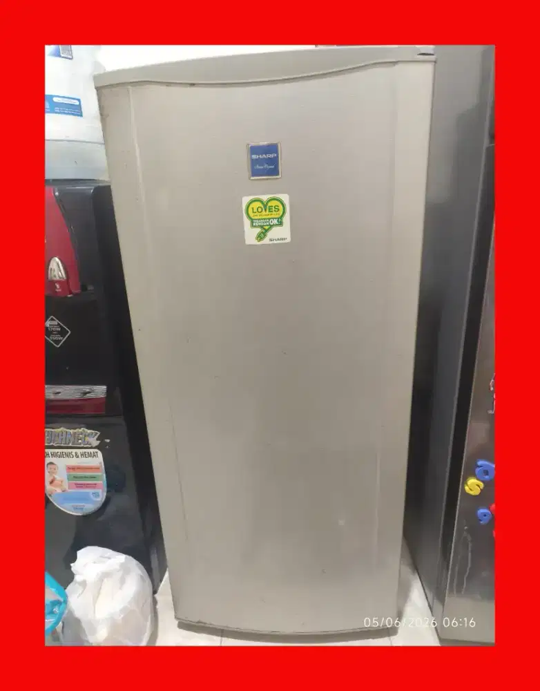 Kulkas 1 pintu Sharp kondisi normal dingin lengkap jual cepat BU
