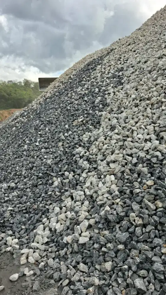 Basecourse makadam sirdam split Pasir cor abu batu