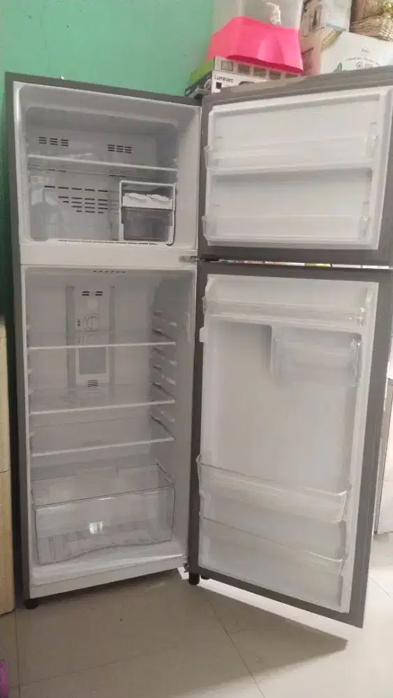 kulkas polytron 2 pintu
