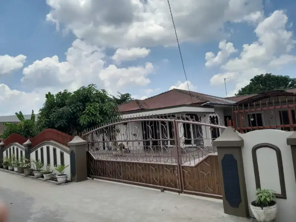 DIJUAL RUMAH SIAP HUNI SHM HARGA 900Jt BISA NEGO LOKASI SFRATEGIS !!!