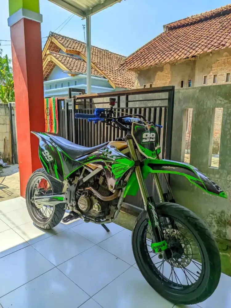 Jual motor dua unit motor pribadi Tangan pertama