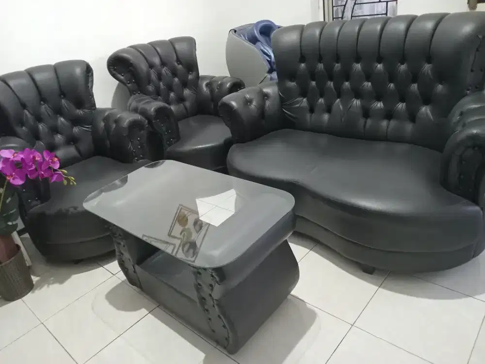 Sofa ruang tamu_bahan oscar_wrn hitam