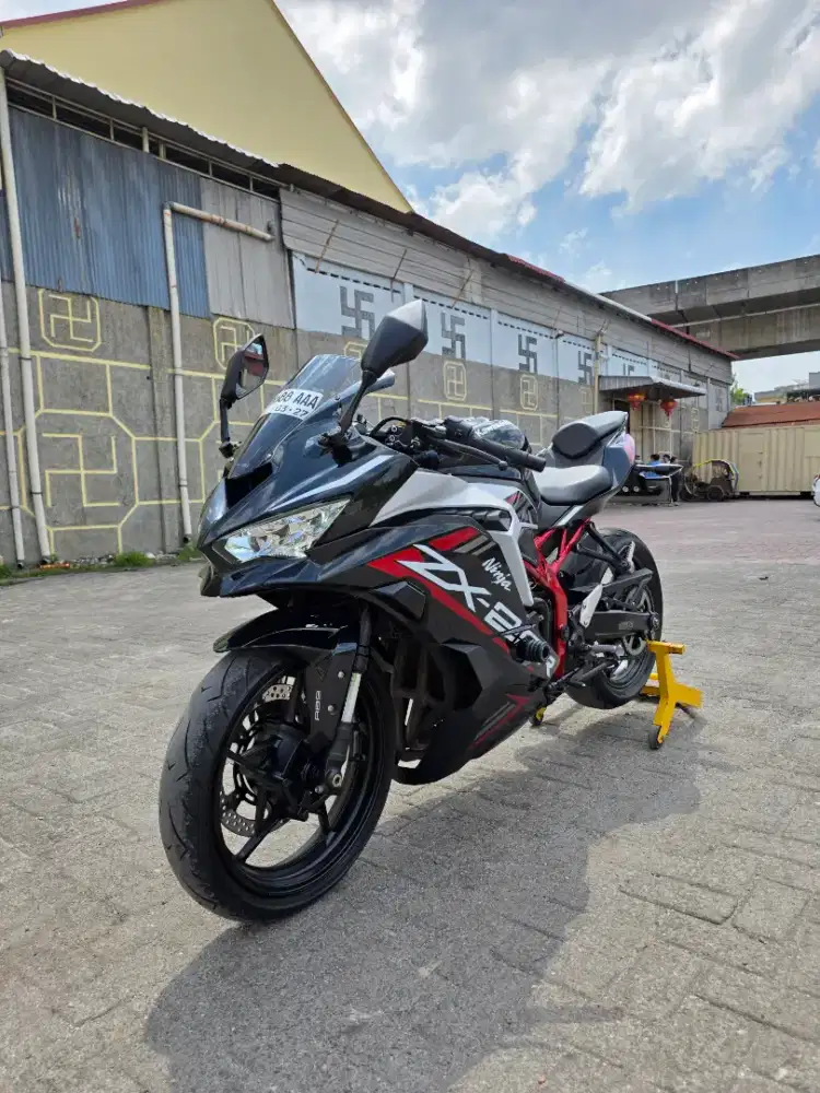 Kawasaki ZX25R ABS QS Hitam Chasis Merah 2020