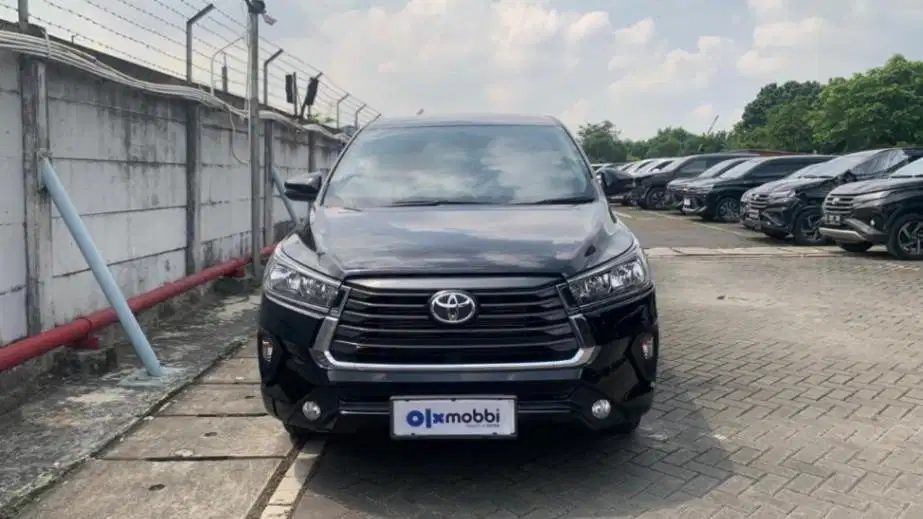 LOW DP Toyota Kijang Innova 2.4 G Solar-AT 2025 UYY