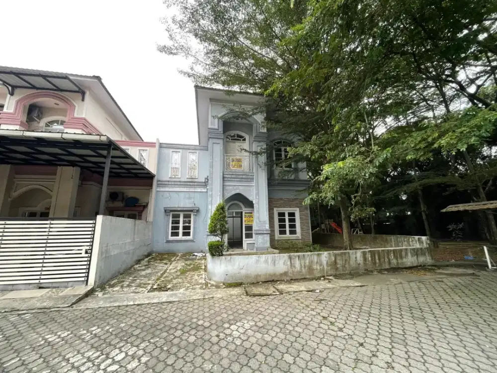 Rumah Hook Dijual di Komplek The Green Menteng Indah Jalan Panglima Denai / Menteng 7 - Medan