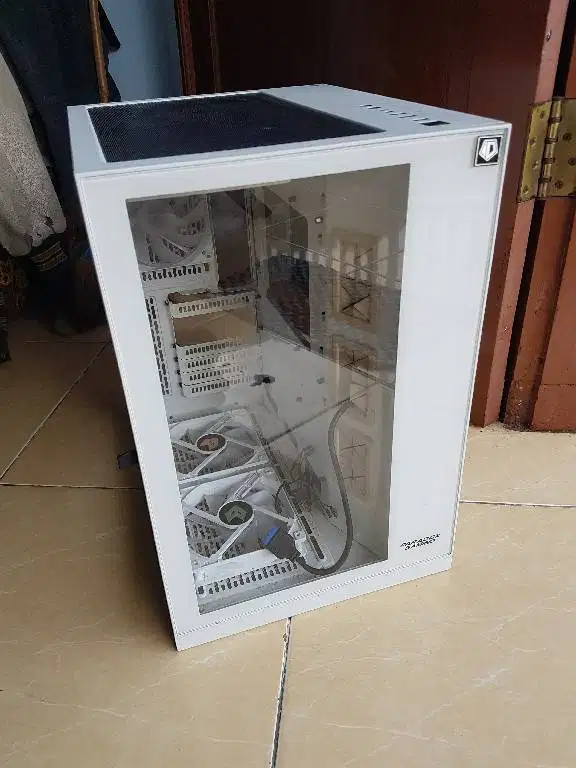 Casing Gaming Paradox Gaming Trickster V2 White ATX 5x fan White