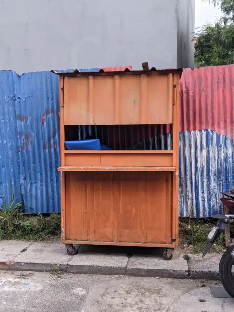 GEROBAK ES TEH SOLO