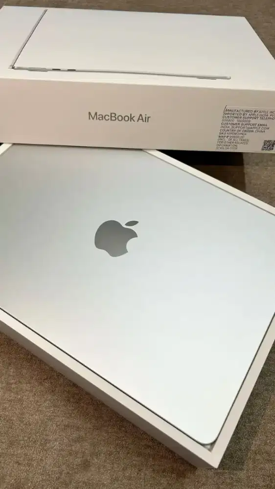 Macbook Air M5 512GB silver garansi resmi iBox bisa cicilan 0%