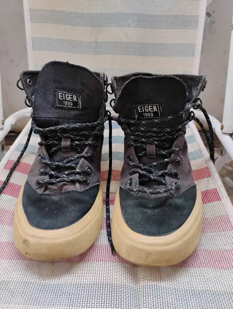 SEPATU EIGER KONDISI SANGAT BAIK (UKURAN 40)