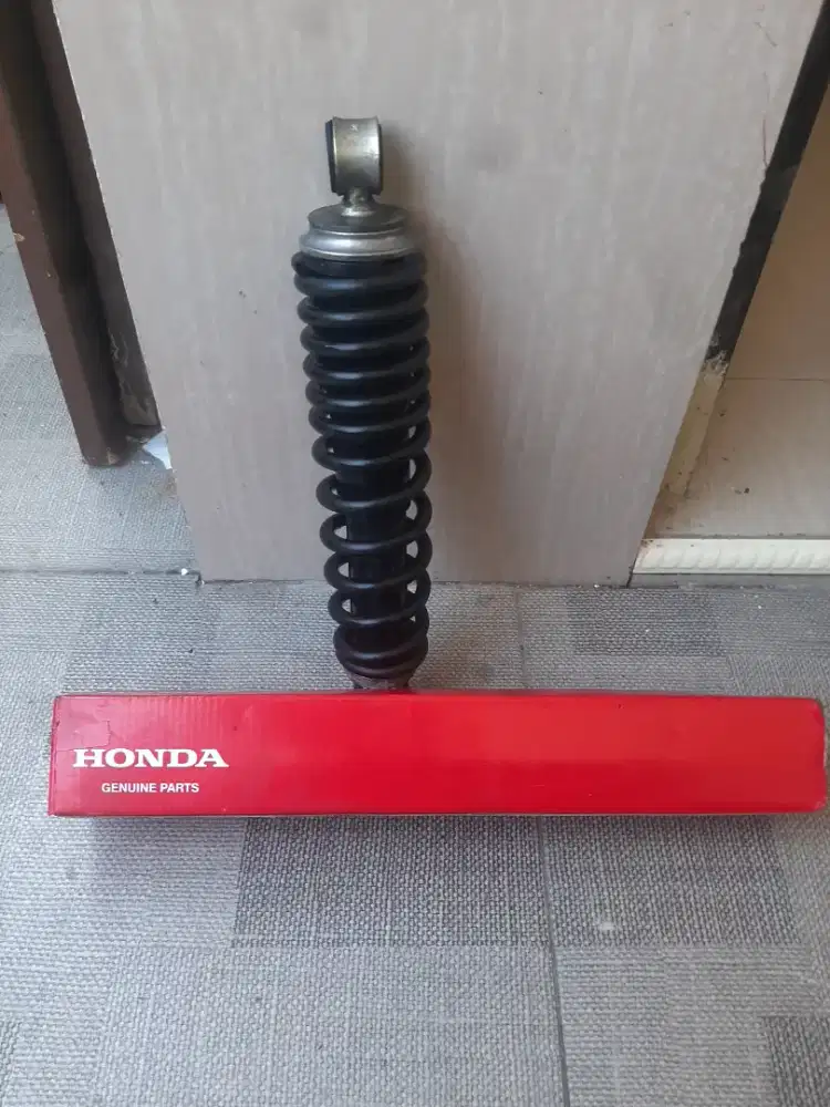 Schok second ori bawaan motor