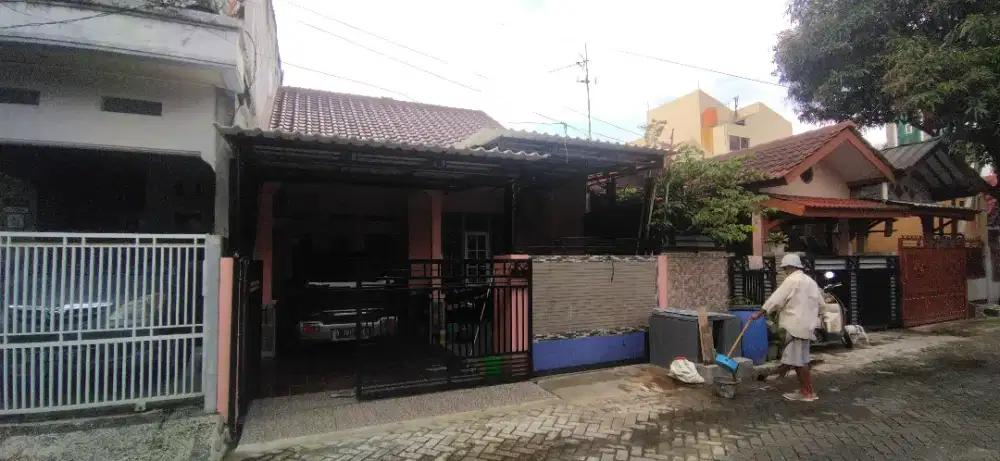 Di jual rumah di komplek titian asri