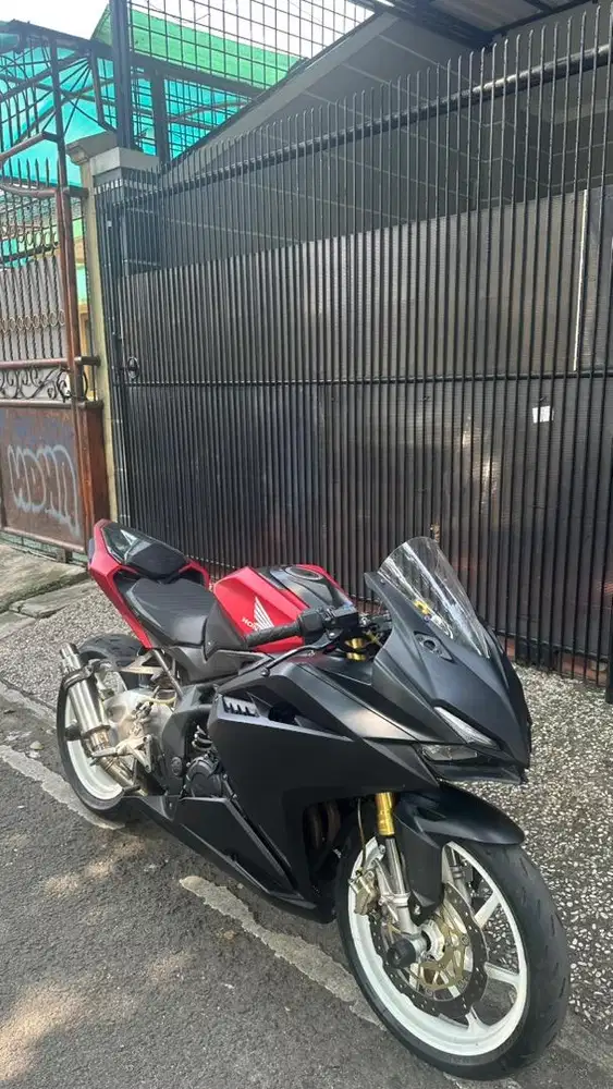 CBR 250RR LOW KM