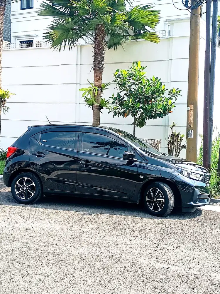 Honda Brio 1.2 E At 2024 Hitam Low km.26Rb