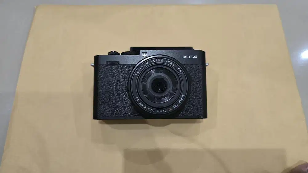 Kamera Mirrorless Fujifilm X-E4