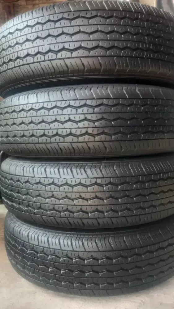 Ban bridgestone RD 613 STEEL ukuran 195 R 15