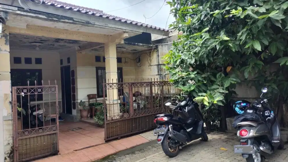BUKIT CIRENDEU – RUMAH TUA KOMPLEK - JALAN 2 MOBIL – LINGKUNGAN TENANG