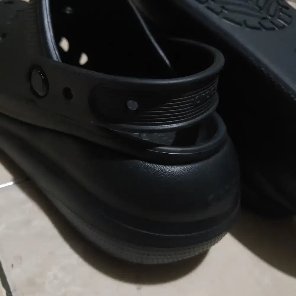 Sandal crocs like new