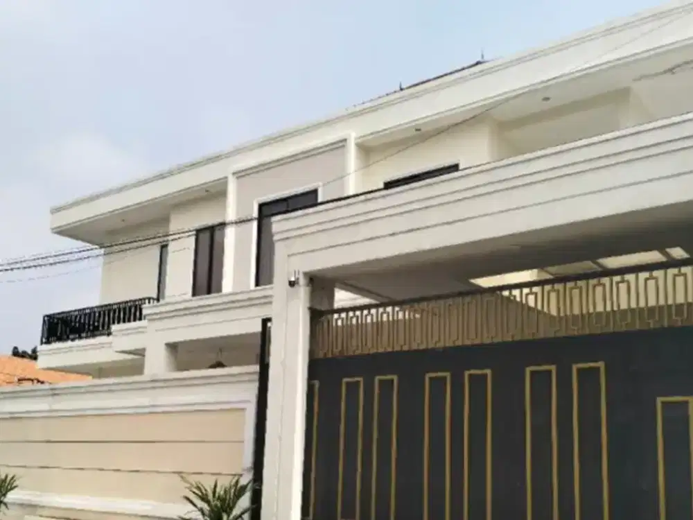 Rumah mewah 2 lantai di Jemur andayani semifurnished