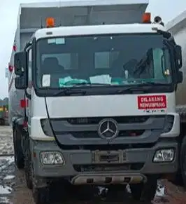 Dijual Dump Truck Mercedes  Actros 4843 Tahun 2015