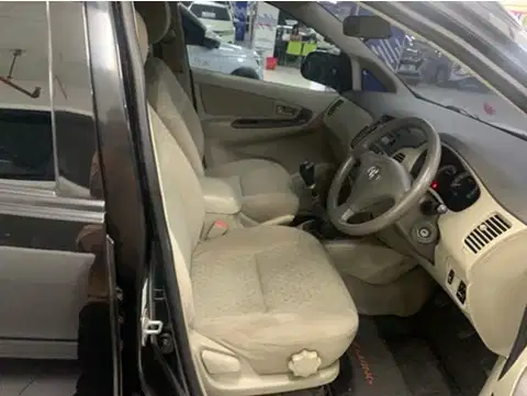 Toyota Kijang Innova 2010 Diesel