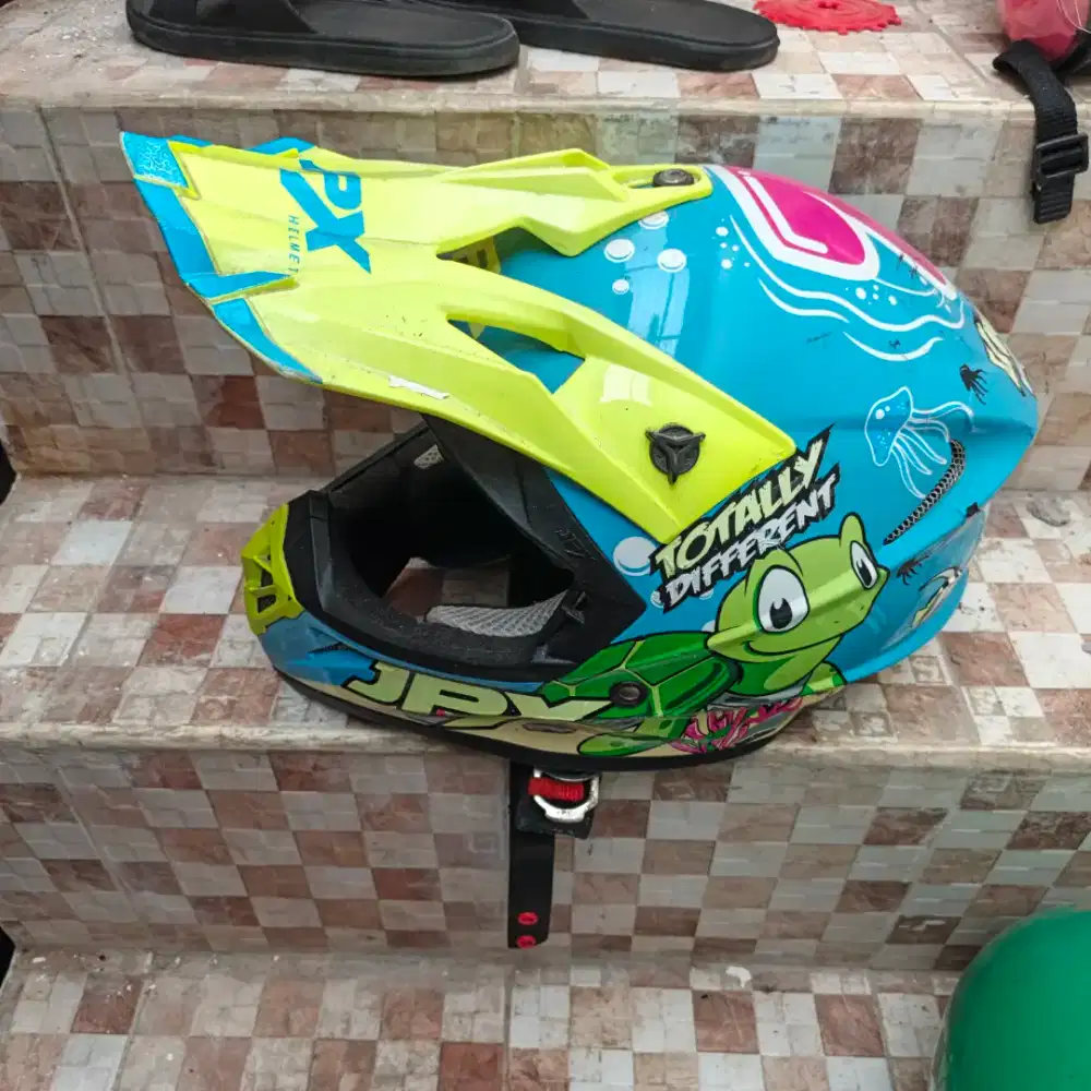 Helm JPX sudah tidak di pakai