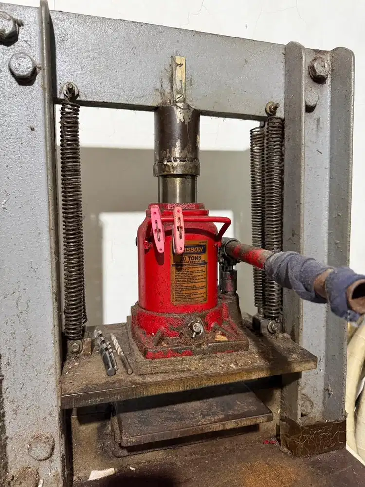Mesin Pon / Mesin Press / Mesin Pond Bekas