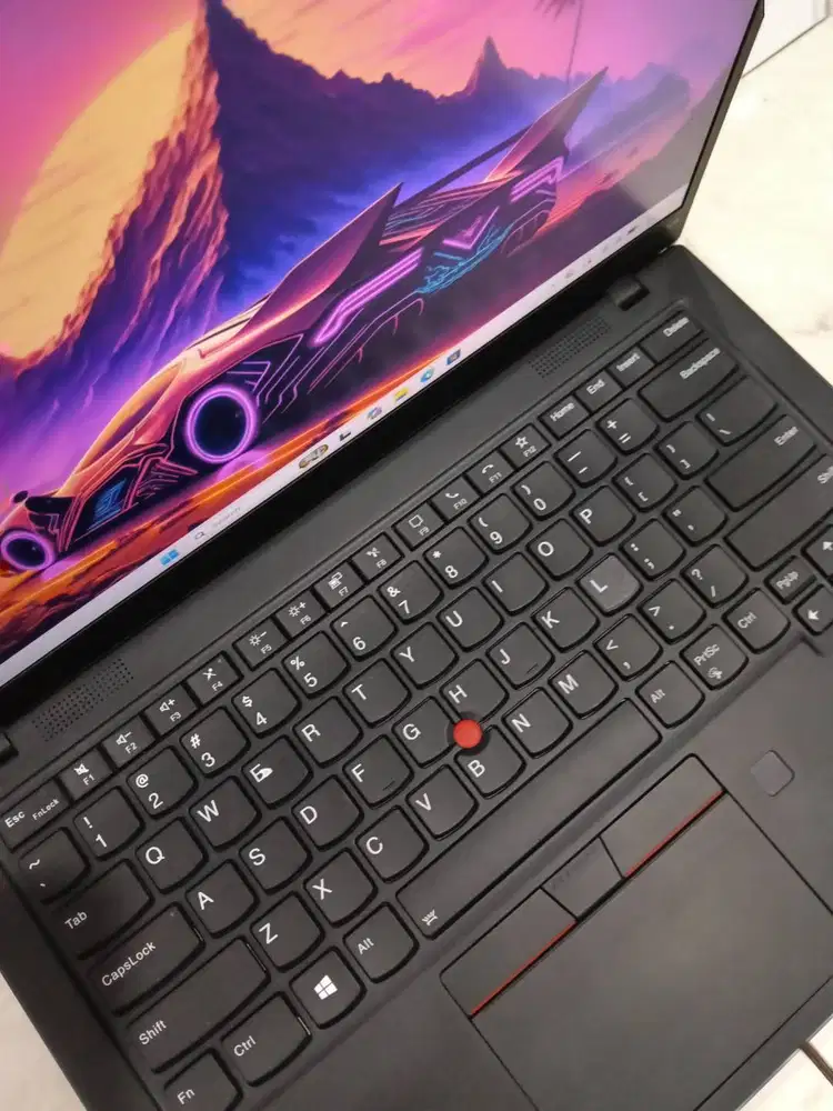 X1 Carbon G7 Intel Core I7 RAM 16GB Layar FullHD IPS Keyboard Nyala