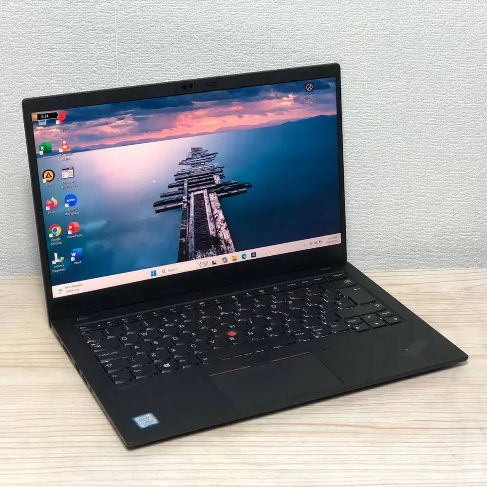 X1 Carbon G7 Intel Core I7 RAM 16GB Layar FullHD IPS Keyboard Nyala