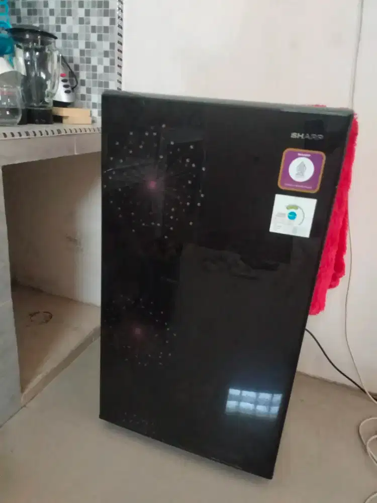 Kulkas Sharp 1 pintu baru 4 bulan pakai