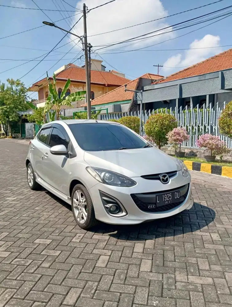 MAZDA 2 R 2011 MATIC SURABAYA